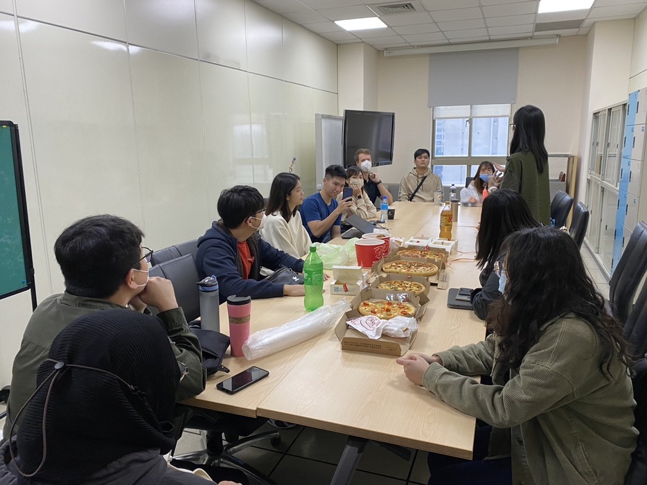 111-02學期科管所迎新聚會圖片