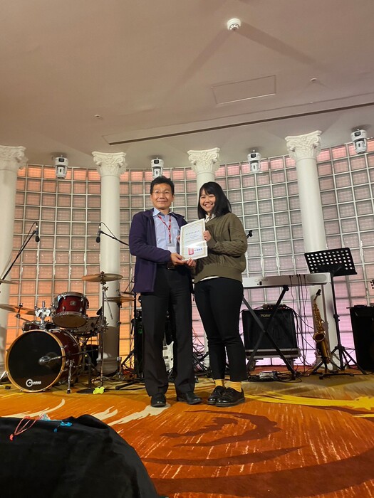 最佳論文獎領獎圖片