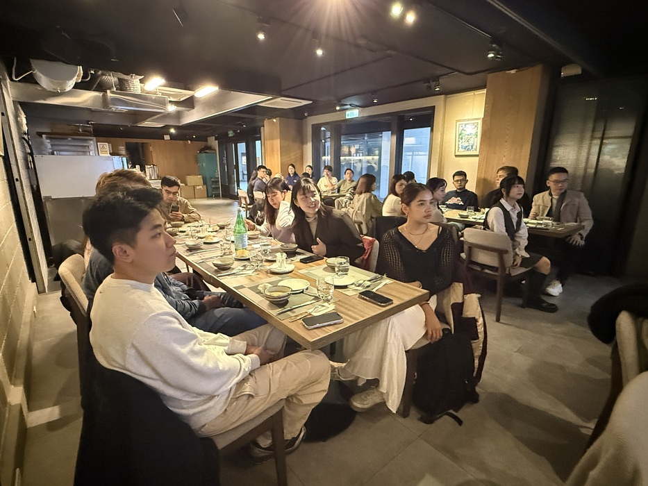 學生聚餐畫面圖片